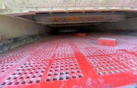 TELJES EGÉSZBEN ÖNTÖTT FELÜLETEK