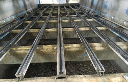 Gerendák poliuretán vagy gumi hálók moduláris rendszeréhez