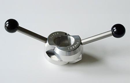 Twin Nut laboratóriumi gép befogórendszer