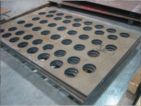 Hardox 450-ből készült csúszó- és ütközőlemezek